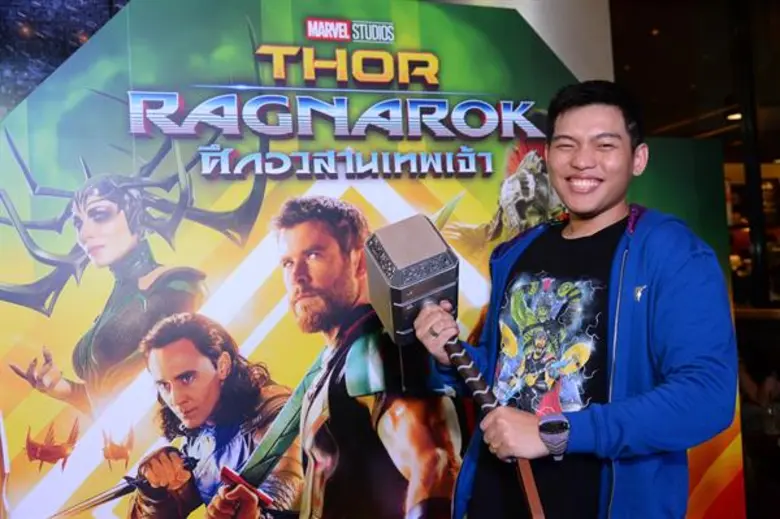 แฟนหนังมาร์เวล ปลื้ม THOR: RAGNAROK หลังฉีกแนวสู่ฮีโร่สายฮา กวาดรายได้ทั่วโลกไปแล้วมากกว่า 738 ล้านเหรียญ