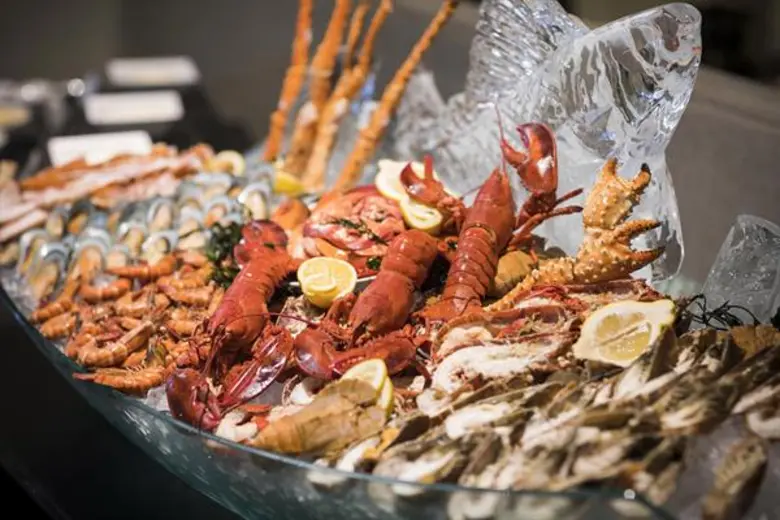 ซันเดย์ บรันช์ บุฟเฟ่ต์มื้อสายวันอาทิตย์ท...