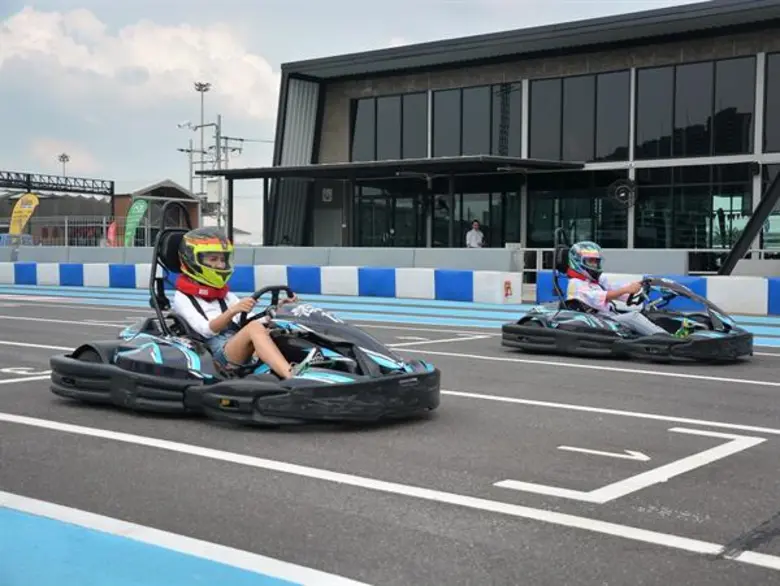 ทีวีไกด์: รายการ “ดาวกระจาย” “มิ้งค์-ยูมิโกะ” ท้าชน “จอย ดาวกระจาย” ดวลความเร็วประชันความแรงส์!!