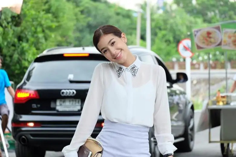 เป็นอีกหนึ่งนางเอกสาวที่เล่นมาแล้วหลายบทบ...