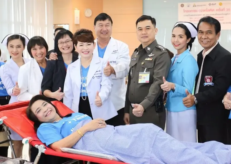 นพ.สุพจน์ ทพญ.ลดาวดี สัมฤทธิวณิชชา ผอ. แล...