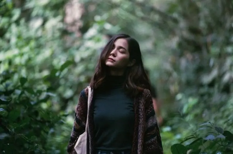 'วี-วิโอเลต’ เลือกทำในสิ่งที่ตัวเองรักยอมเสียน้าตาทั้งวัน ถ่ายทอดซิงเกิลใหม่ 'ไม่เป็นไร...เข้าใจ’!!!