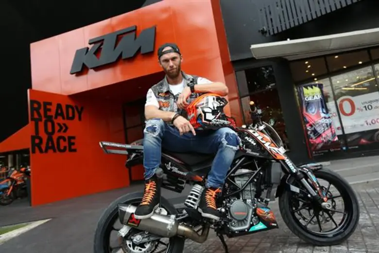 ผู้บริหารหนุ่ม ภูมินทร์ นิวาตวงศ์ กรรมการ...