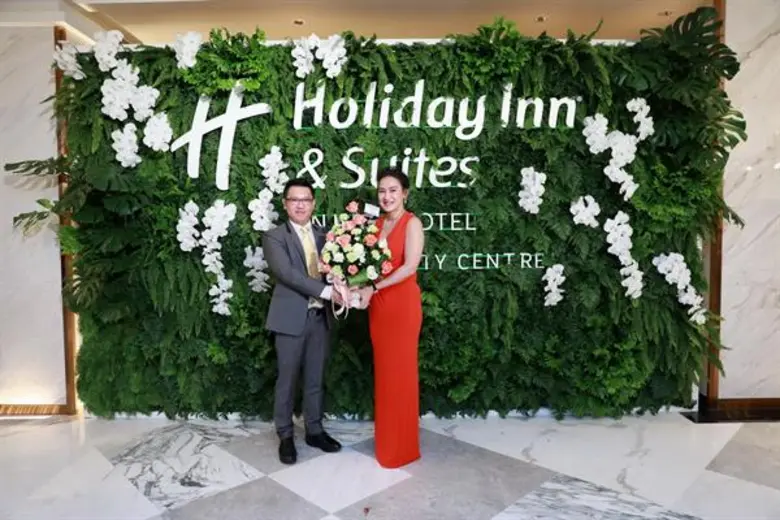 ฮอลิเดย์ อินน์ แอนด์ สวีทส์ ระยอง ซิตี้ เ...