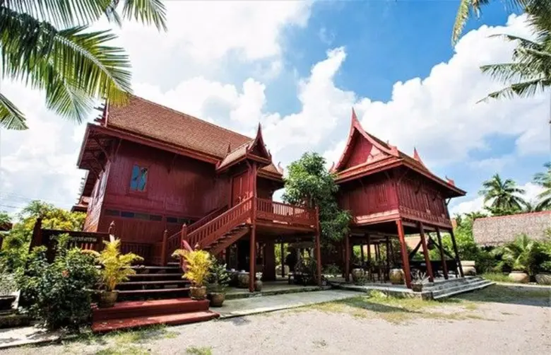 บ้านสวนสมุทรสงคราม จัดกิจกรรมวัฒนธรรมและวิถีชีวิตในเรือนไทย ๑๐ แผ่นดิน เปิดบ้านต้อนรับ ผู้ว่าราชการและหัวหน้าหน่วยราชการในจังหวัดสมุทรสงคราม