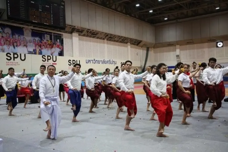 ศูนย์ศิลปวัฒนธรรม ม.ศรีปทุม จัดพิธีไหว้ครู ครอบครู นาฎศิลป์ ดนตรีไทย ประจำปี 2560