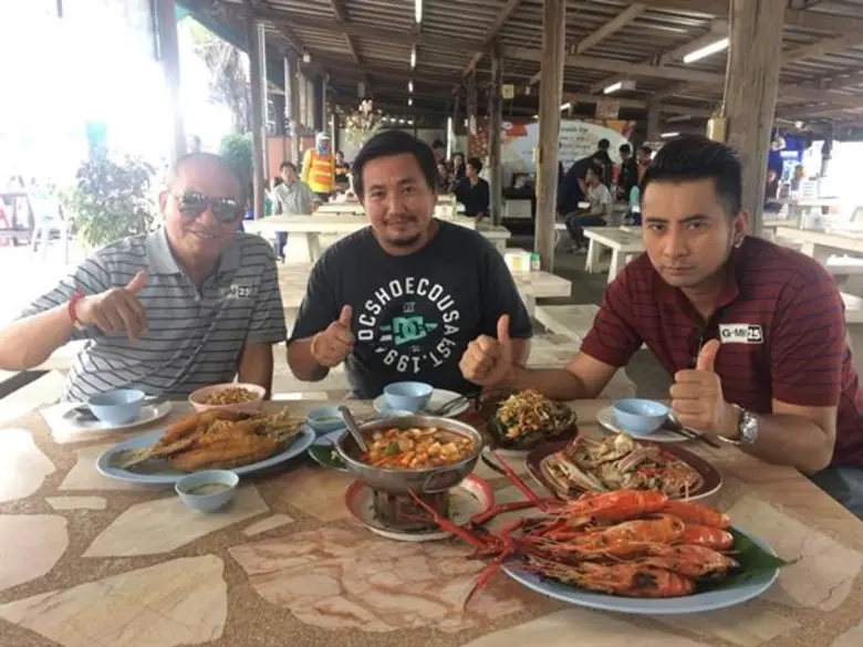 ทีวีไกด์: รายการ “ตลกแหลก” “บอล-ค่อม” ทัวร์ร้านดังพาชิมของอร่อยที่ “บางแสน” ติดตามได้ ใน “ตลกแหลก” อาทิตย์ที่ 26 พฤศจิกายน นี้