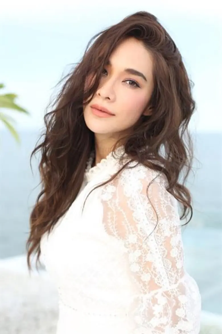 หลังจากนางเอกตัวแม่ของวงการบันเทิงอย่าง พ...