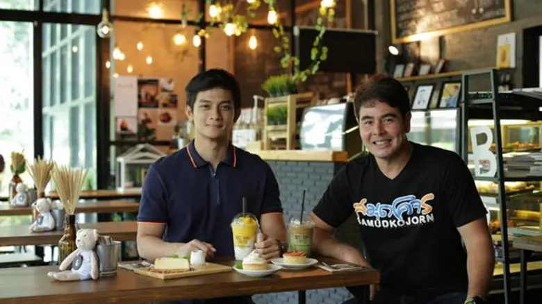 ทีวีไกด์: รายการ "สมุดโคจร On The Way" จ๊อบ – แจ๊ค พาคุณออกเดินทางกับทริปพิเศษ “แสงแห่งชีวิต” ใน สมุดโคจร On The Way