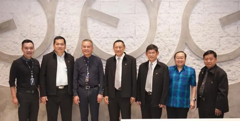 นายรุจ เหราบัตย์ (กลาง) รองผู้ว่าการธุรกิ...