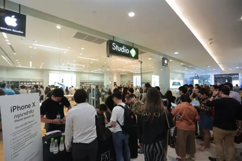 COM7 ผู้นำค้าปลีกสินค้าไอที ขาย iPhone X กระแสปังตั้งแต่วันแรก
