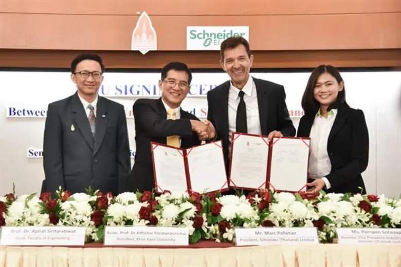 มร.มาร์ค เพลิทิเยร์ (ที่ 2 จากขวา) ประธาน...