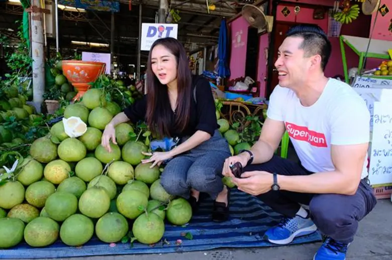 ทีวีไกด์: รายการ “ตลาดเด็ดประเทศไทย” “หยวน-กวินรัฏฐ์” กุมมือ “แก้มบุ๋ม-ปรียาดา” พาฟิน พร้อมหลงเสน่ห์!!! จังหวัดพิษณุโลก ใน “ตลาดเด็ดประเทศไทย”