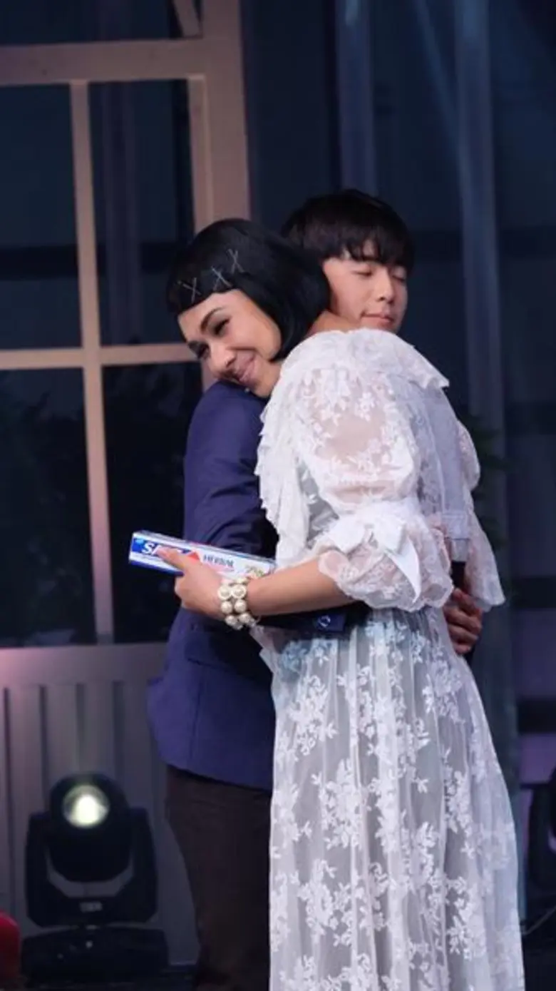 ทีวีไกด์: รายการ “4โพดำ การละคร” “นน-ชานน” เหวอ!! เจอ “ตั้ม” จัดเต็มกอดแน่น