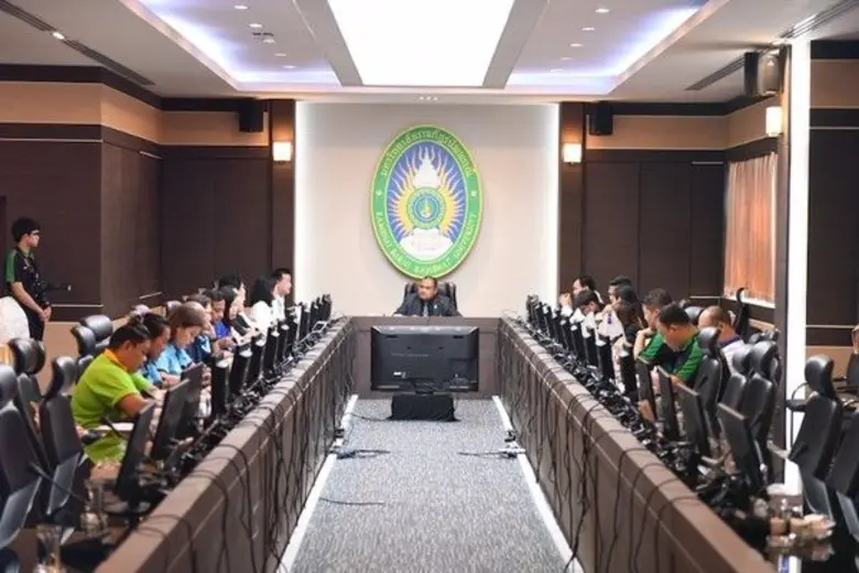 อาจารย์เอกชัย กิจเกษาเจริญ รองอธิการบดีฝ่...