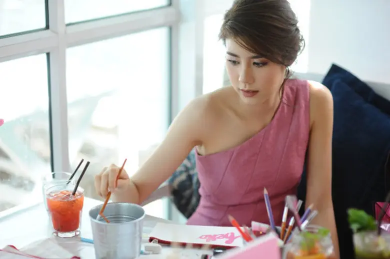 'เอสเธอร์ สุปรีย์ลีลา’ ร่วมเฟ้นหา สาวชิคหัวใจฟรุ้งฟริ้ง ผู้รักการออกแบบ