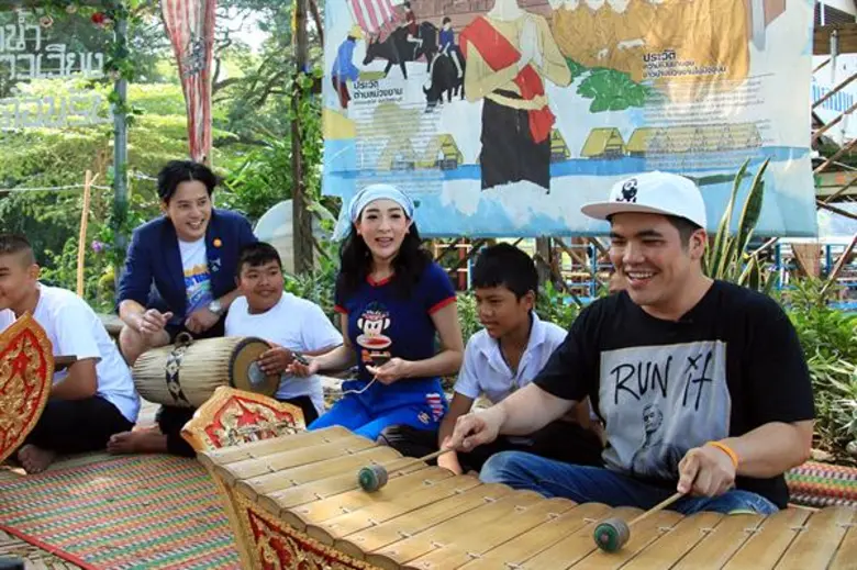 ทีวีไกด์: รายการ “ตลาดเด็ดประเทศไทย” “แจ็ค แฟนฉัน” จับมือ “เฟี้ยวฟ้าว สุดสวิงริงโก้” ลองของ!!! ขอยืมเงินกำนัน ใน “ตลาดเด็ดประเทศไทย”