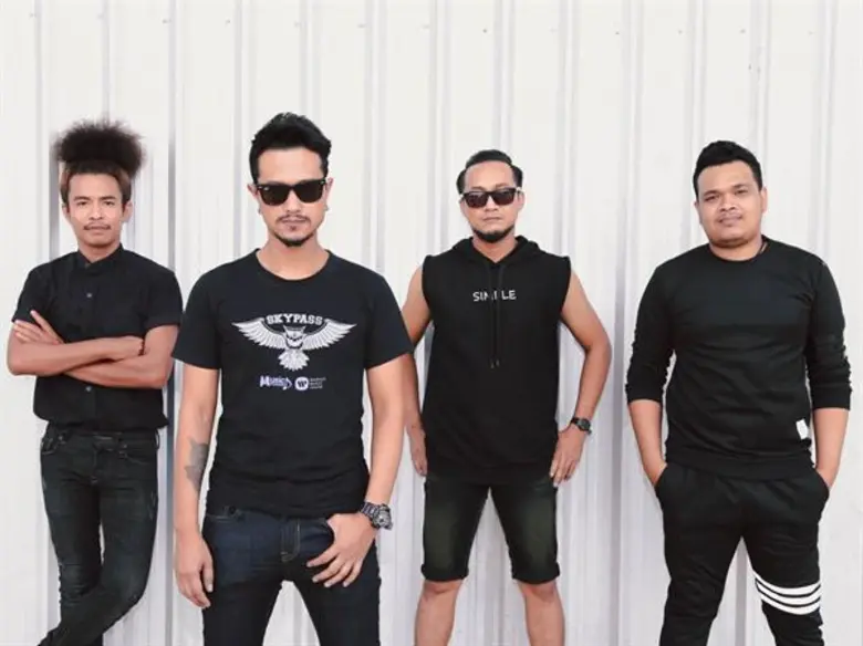 "สกายพาส" SkyPass เป็นวงดนตรีเจ้าของเพลงฮิตมากมายจา...