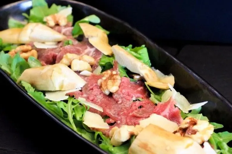 เชฟแพทริเซียประจำห้องอาหารลากริตต้าชวนลิ้...