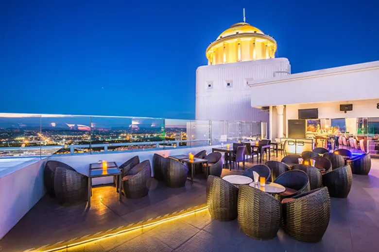 ฉลองเทศกาลคริสต์มาส บุฟเฟ่ต์มื้อค่ำ ที่ห้องอาหารดีไอบี สกายบาร์ ชั้น 38 โรงแรม ดี วารี จอมเทียนบีช พัทยา