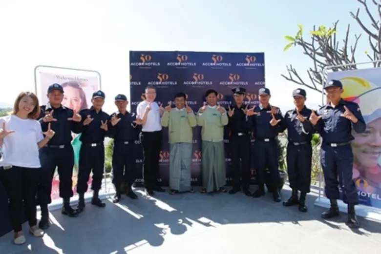เพื่อเป็นการเฉลิมฉลองเนื่องในวาระครบรอบปีที่ 50 แอคคอร์โฮเทลได้เปิดบ้านเพื่อต้อนรับวีรบุรุษตัวจริงในชีวิตประจำวันสู่โรงแรมกว่า 500 แห่งของเราในเอเชียแปซิฟิก