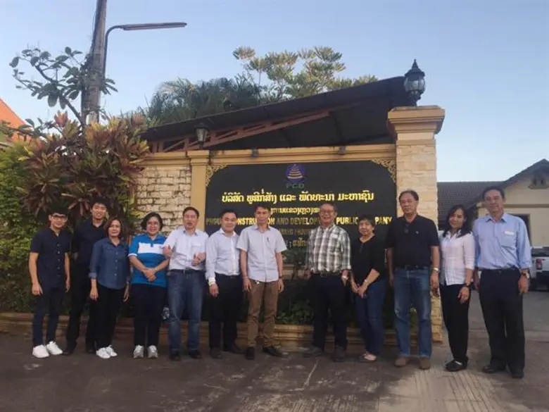 นายสมภพ ศักดิ์พันธ์พนม (ที่ 5 จากซ้าย) ปร...