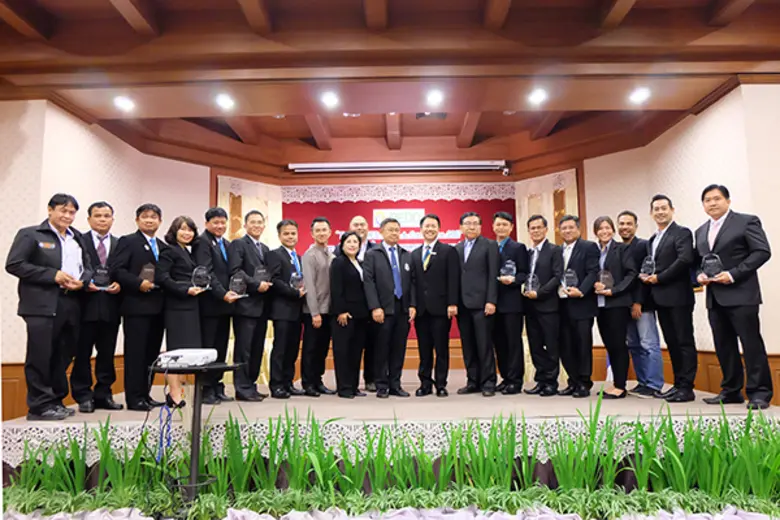 ผศ.ดร.พิทักษ์ จันทร์เจริญ (ที่ 12 จากซ้าย...