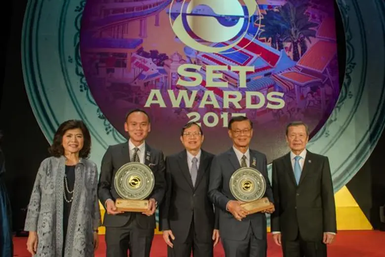 นายประสงค์ ธาราไชย (ที่ 2 จากขวา) ประธานก...