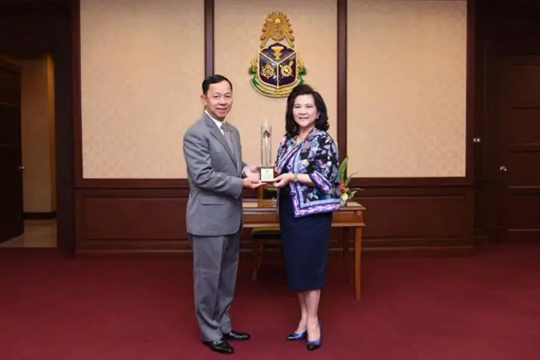 นางอุษณีย์ แสงสิงแก้ว รักษาการกรรมการผู้อ...