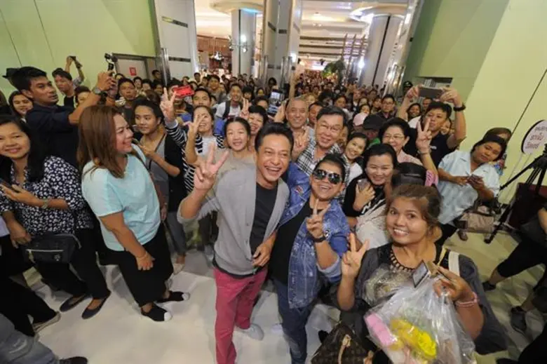 มหกรรมความอร่อย “ครัวคุณต๋อย รักษ์ขนมไทย” เปิดงานสุดคึกคัก เหล่านักชิมแห่ร่วมงาน สั่งจองชุดกล่องของขวัญขนมไทยหมดตั้งแต่วันแรก