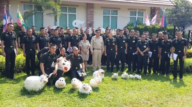 พันเอกมนัส ธนวานนท์ ผู้อำนวยการกอง พร้อมด...