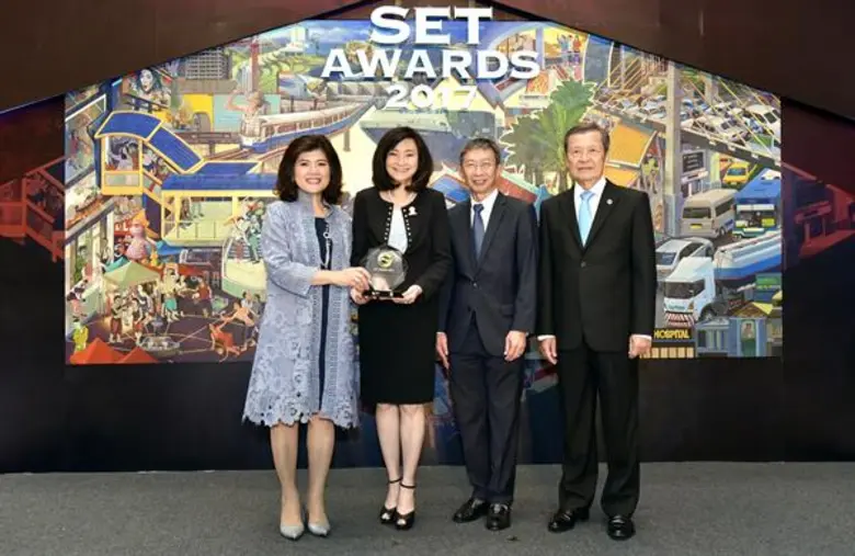 นางชวินดา หาญรัตนกูล (ที่ 2 จากขวา) กรรมก...