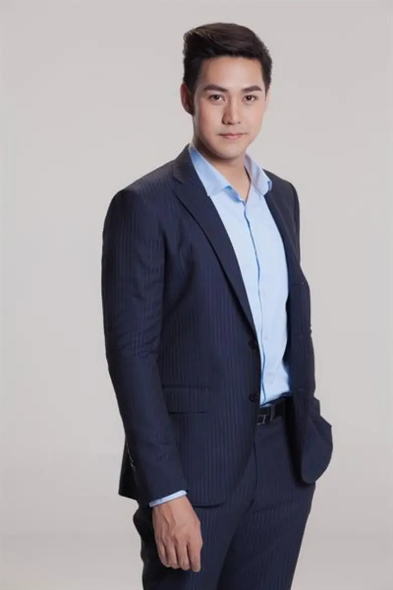 แอมป์-พีรวัศ รับบท “หมอภารุจ” ใน “เล่ห์รักยาใจ” ซึบซับความดีส่งถึงนิสัยในชีวิตจริง