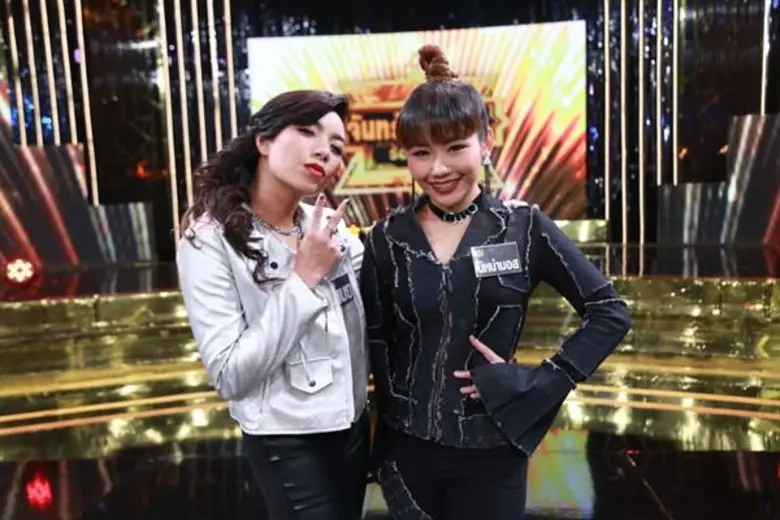 ทีวีไกด์: รายการ "จันทร์พันดาว ร้องสู้ฝัน" “เอ๊ะ-จิรากร” ทำ “ซี-ศิวัฒน์” ขนลุก หลัง ปล่อยของหนัก โชว์พลังเสียง เพลง "ปาใส่หน้า" บนเวที “จันทร์พันดาว ร้องสู้ฝัน ซีซั่น 2”