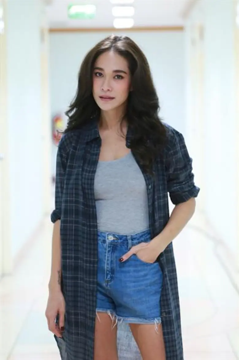 พลอย เฌอมาลย์ บุญยศักดิ์ เป็นนางเอกสาวฮอต...