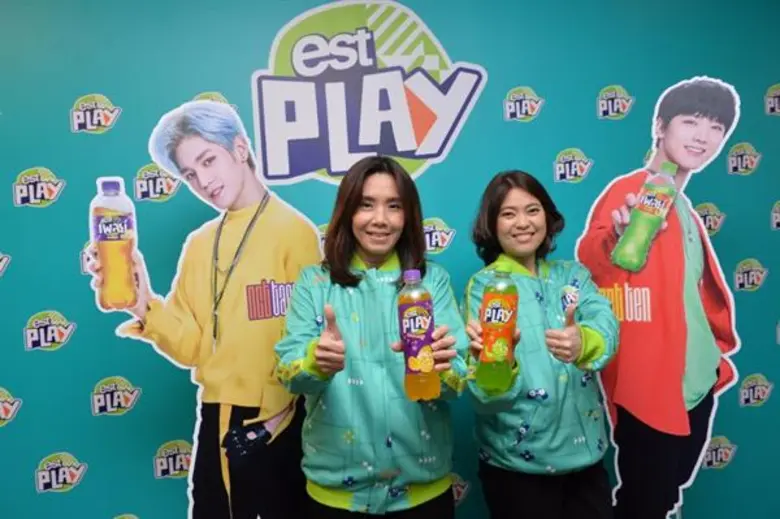 เอส เพลย์ สุดปังโตสวนกระแส จัดเต็ม 4 หมัดซ่า เดินหน้าสั่นสะเทือนตลาดน้ำอัดลมต่อเนื่อง เปิดตัว 2 ไอดอลเกาหลี NCT ฉีกกฎนวัตกรรม “บิงซูดื่มได้”