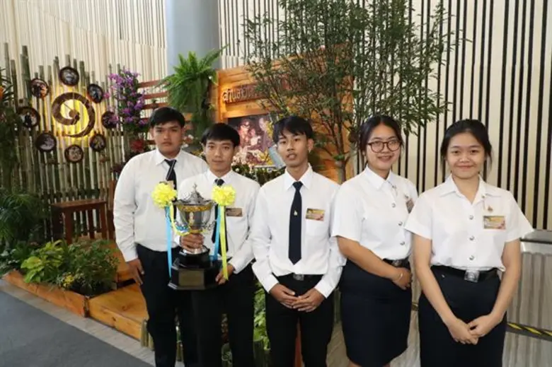 ด้วยรักชาติและพระมหากษัตริย์ สู่รางวัลชนะเลิศประกวดสวนหย่อมถ้วยพระราชทาน สมเด็จพระเจ้าอยู่หัวฯ รัชกาลที่ 10