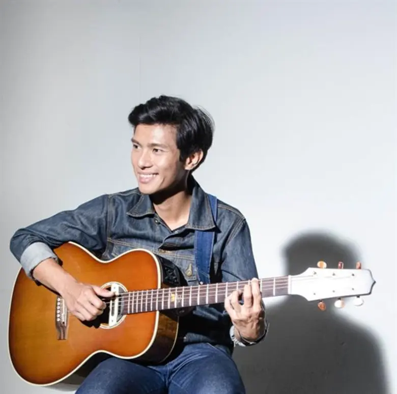 ศิษย์เก่าศิลปากรจัดมินิคอนเสิร์ต “คนละก้าว” หน้าลาน BACC ร่วมหารายได้สมทบทุนโครงการ “ก้าวคนละก้าว” เพื่อ 11 โรงพยาบาล ทั่วประเทศ