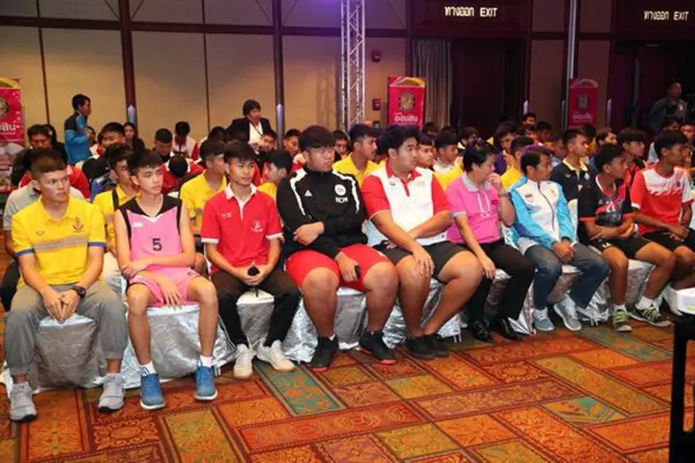 กีฬาธนาคารโรงเรียน ธนาคารออมสิน ประจำปี 2560 บาสเกตบอล ฟุตบอล ได้สุดยอด 12 โรงเรียน เข้าสู่รอบสุดท้ายแล้ว