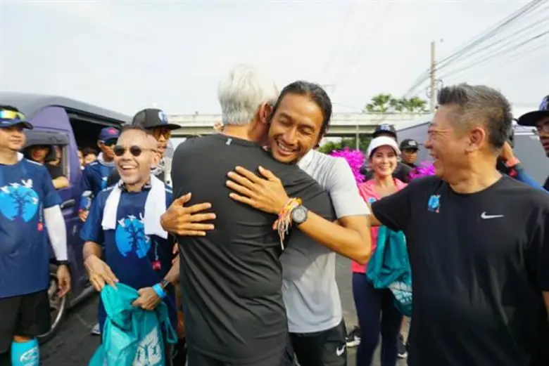 ปรากฏการณ์คนไทยร่วมแสดงพลังศรัทธาที่ยิ่งใ...