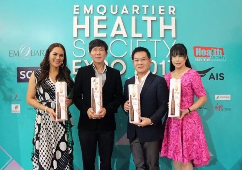 นพ.สิทธวีร์ เกียรติชวนันต์ (ที่ 2 จากขวา)...