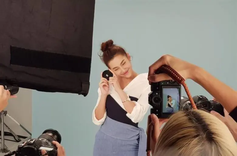 ต้องบอกว่านาทีนี้นางเอกสุดฮอตหน้าหวานฉ่ำโ...