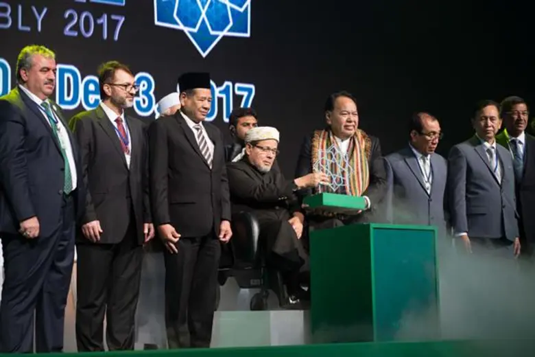 ยิ่งใหญ่เชิญชูฮาลาลไทย กับงานฮาลาลที่ยิ่งใหญ่ที่สุดในโลก “Thailand Halal Assembly 2017” ภายใต้แนวคิด “ภูมิปัญญาฮาลาล จุดบรรจบของวิทยาศาสตร์ เทคโนโลยี และศิลปวิทยาอิสลาม”