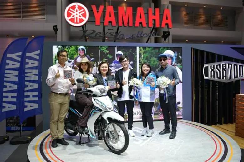 นางสาวจินตนา อุดมทรัพย์ (คนที่ 3 จากซ้าย)...