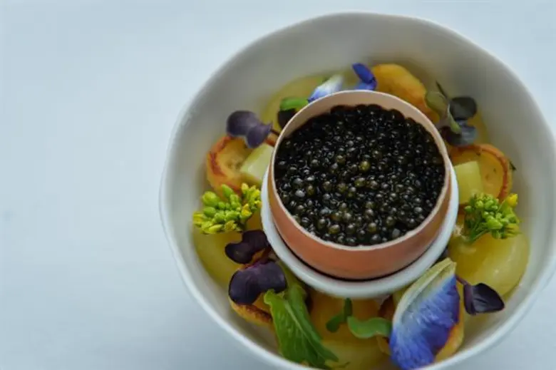 ร่วมฉลองเทศกาลวันหยุดปีนี้ด้วยเมนูสุดพิเศษ จากเชฟมิชลินสตาร์ “เฮงค์ ซาเวลเบิร์ก” ที่ห้องอาหาร ซาเวลเบิร์ก, ถนนวิทยุ