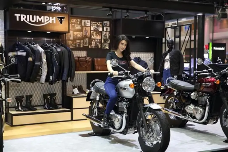 ส่อง “ไทรอัมพ์ เกิรล์” พร้อมชมบูธ “ไทรอัมพ์ มอเตอร์ไซเคิลส์” ในงานมอเตอร์เอ็กซ์โป 2017