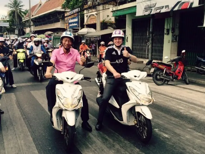 เอไอจีเน้นย้ำสร้างจิตสำนึกความปลอดภัยต่อชุมชน รณรงค์สวมหมวกกันน็อคในเด็กอย่างต่อเนื่อง ล่าสุดเข้ารับรางวัล Prime Minister Road Safety Awards ในงานสัมมนาระดับชาติ“”ความปลอดภัยทางถนน” ครั้งที่ 13