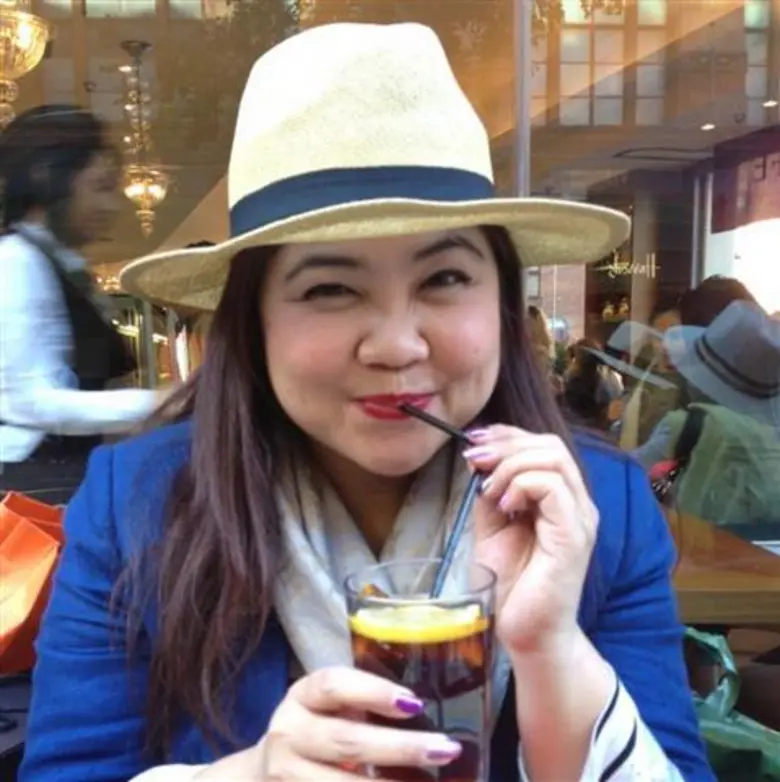 บอสโบว์ อินทิรา นาคสกุล อาสาพาลูกค้า His ...