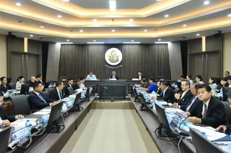 นายวิวัฒน์ ศัลยกำธร รัฐมนตรีช่วยว่าการกระ...