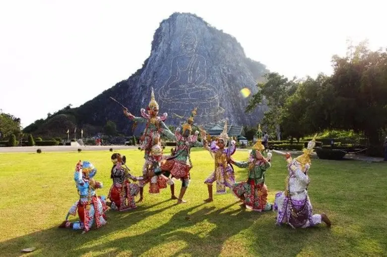 “ชลบุรี” จัดงานสุดยิ่งใหญ่ ประเพณี “แห่โคม ชมพระฉาย สืบสายศิลป์” ถิ่นหนองจับเต่า เขาชีจรรย์ ครั้งที่ ๕